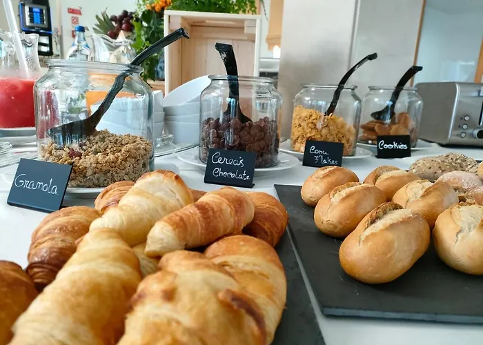 Pedrogao Guesthouse Couette-café 4*