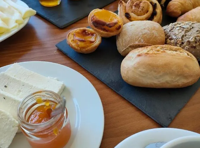 Pedrogao Guesthouse Couette-café 4*